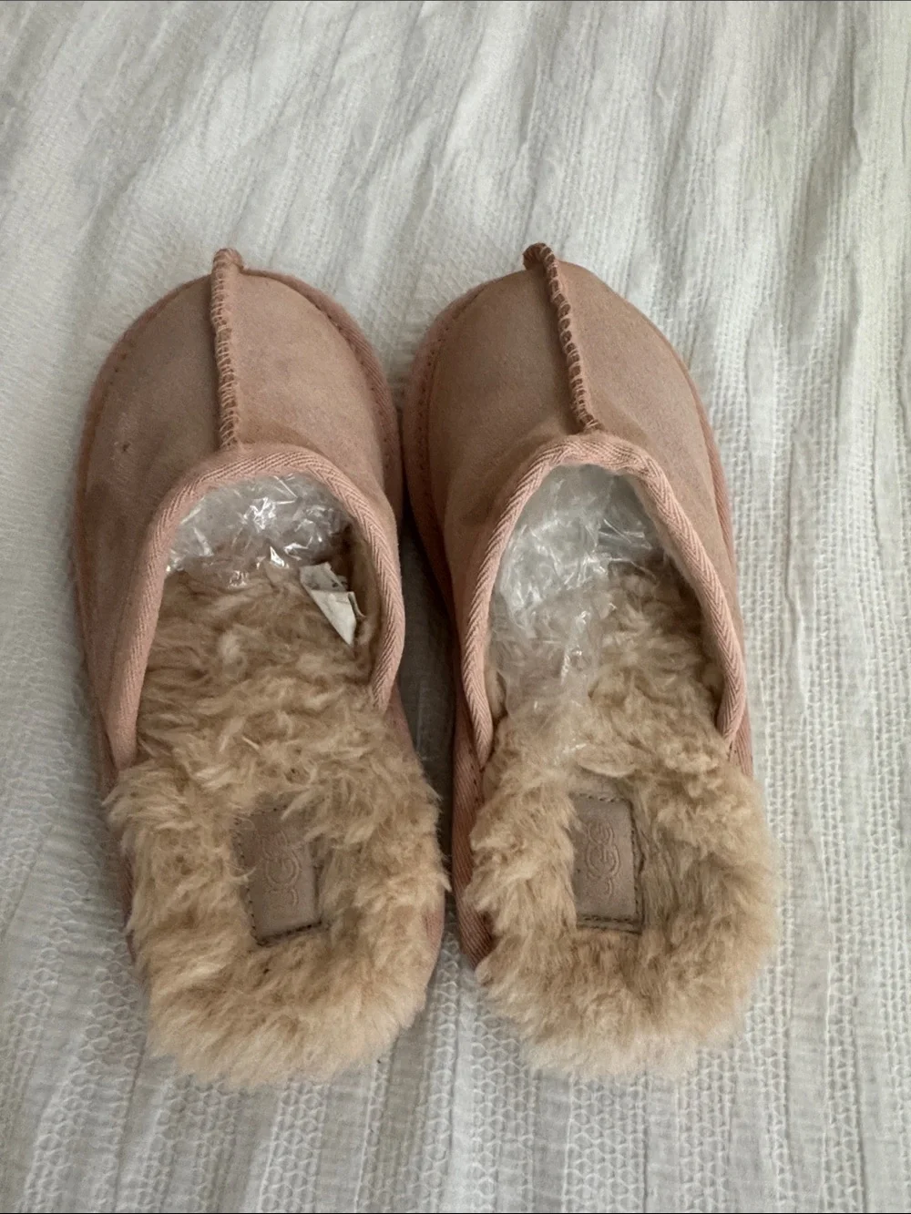 UGG Kids Blush Suede Shearling Slip-On Slippers size 2